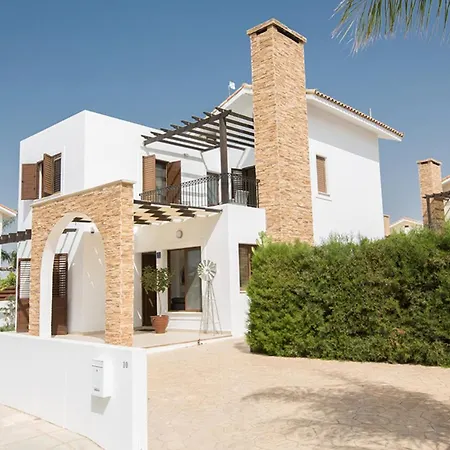 Villa Imagine Your Family Renting A Luxury Holiday Close To Sotira' Main Attractions, Sotira 1202 *