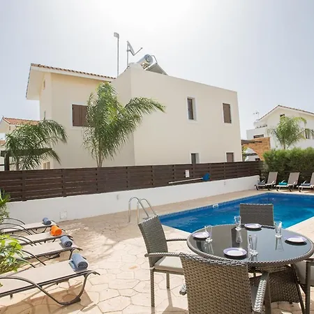 Imagine Your Family Renting A Luxury Holiday Close To Sotira' Main Attractions, Sotira 1202 Βίλα *