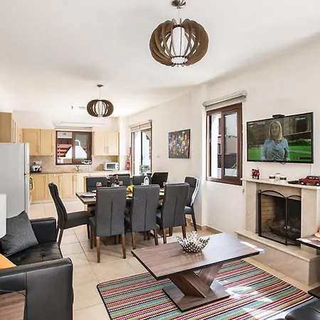 Βίλα Imagine Your Family Renting A Luxury Holiday Close To Sotira' Main Attractions, Sotira 1202 *